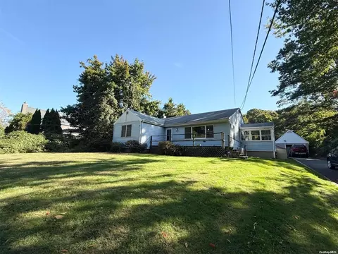 21 Rinaldo Rd, Northport, NY 11768