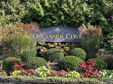 100 Daly Blvd #609, Oceanside, NY 11572