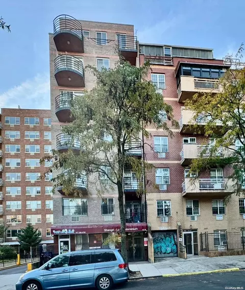 42-36 82nd St #3B, New York, NY 11373