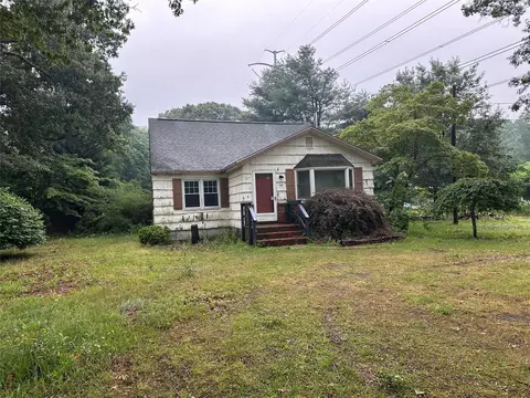77 Lincoln Rd, Medford, NY 11763