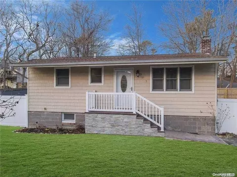 287 Long Island Ave, Holtsville, NY 11742