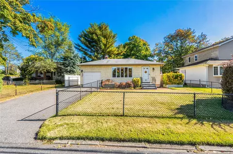 141 Eastwood Ave, Deer Park, NY 11729