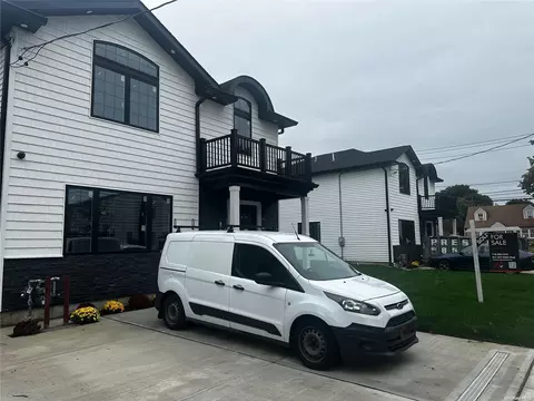 245 Covert St, North Hempstead, NY 11590