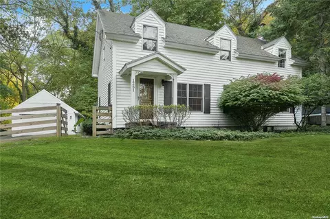 1251 N Country Rd, Stony Brook, NY 11790