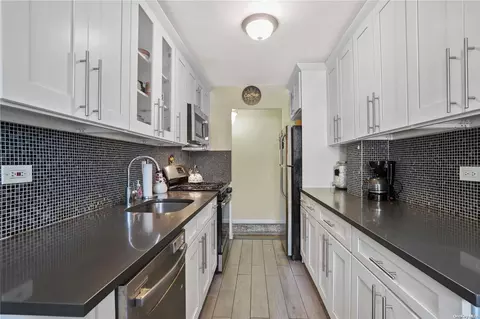 84-10 153rd Ave #2K, New York, NY 11414