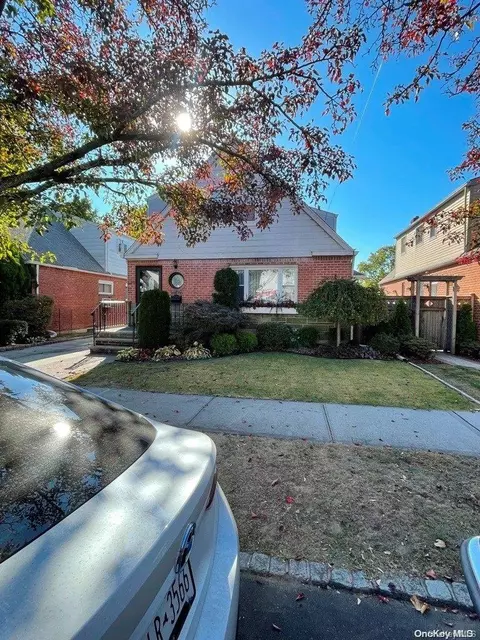 208-08 42ave, New York, NY 11361