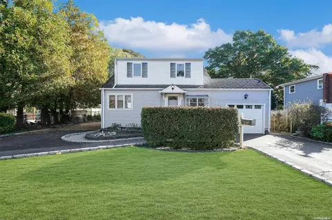 1099 Ocean Ave, Bay Shore, NY 11706