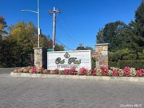 241-37 Oak Park Dr #50-C, Douglaston, NY 11362