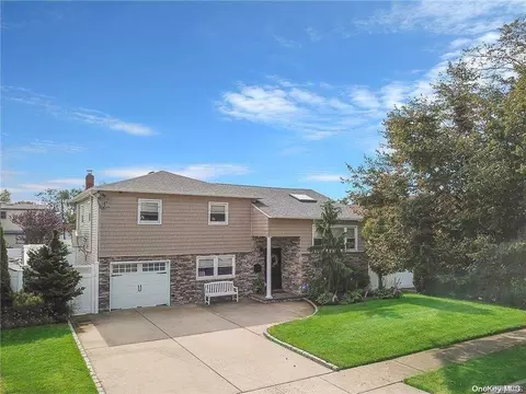 387 Montgomery Ave, Oceanside, NY 11572