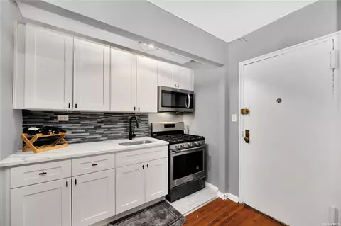 73-62 Bell Blvd #2M, Oakland Gardens, NY 11364