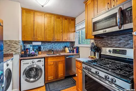 67-27 218 St #2, Oakland Gardens, NY 11364