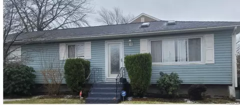 956 Peconic Ave, West Babylon, NY 11704