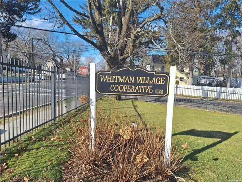10 Townhouse Rd S #10S, Huntington Station, NY 11746