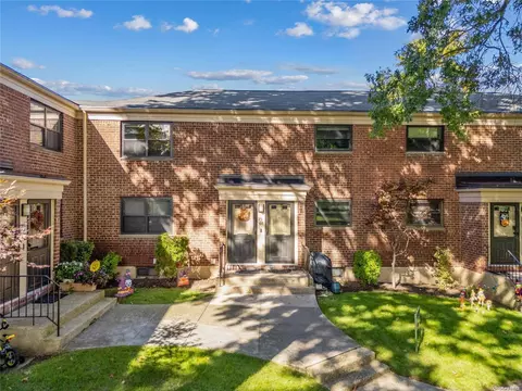 73-08 220th St #UPPER, Oakland Gardens, NY 11364
