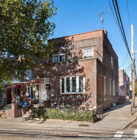 22-60 23rd St, New York, NY 11105