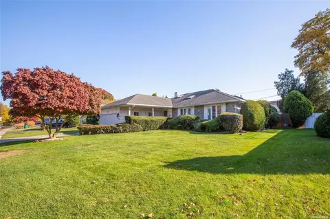 410 S Marginal Rd, Jericho, NY 11753