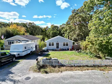 323 Decatur Ave, Shirley, NY 11967