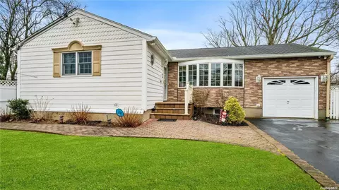 412 7th St, East Northport, NY 11731