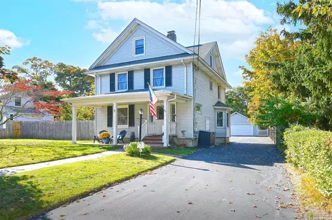 7 S Prospect Ave, Patchogue, NY 11772