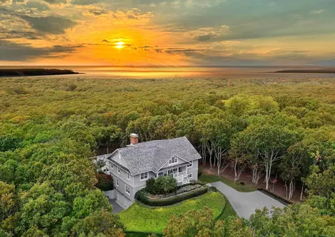 7 Fourteen Hills Ct, Sag Harbor, NY 11963