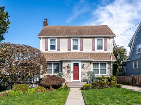4615 Fayette Pl, North Hempstead, NY 11020