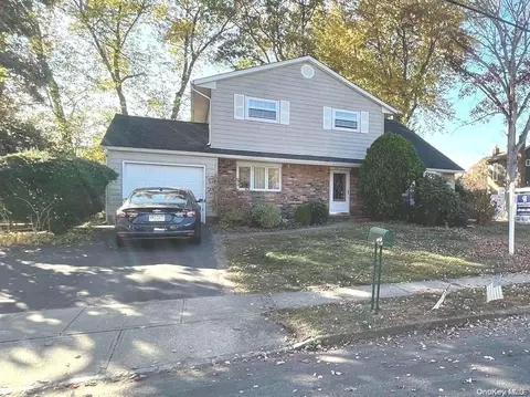 110 Totten Ave, Deer Park, NY 11729