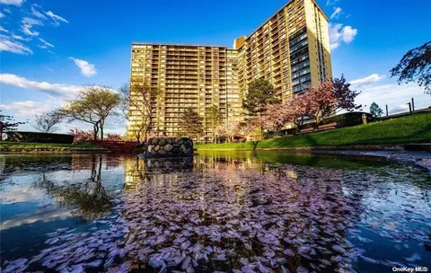 2 Bay Club Dr #8T, Bayside, NY 11360