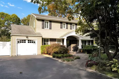 1 Arjay Ln, Commack, NY 11725