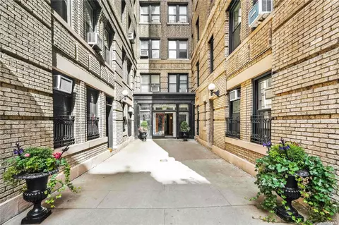 203 W 81st St #9B, New York, NY 10024
