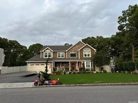 110 Main Ave, Centereach, NY 11720