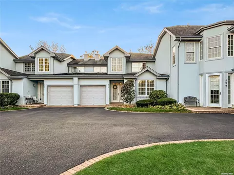 598 Bardini Dr #598, Melville, NY 11747