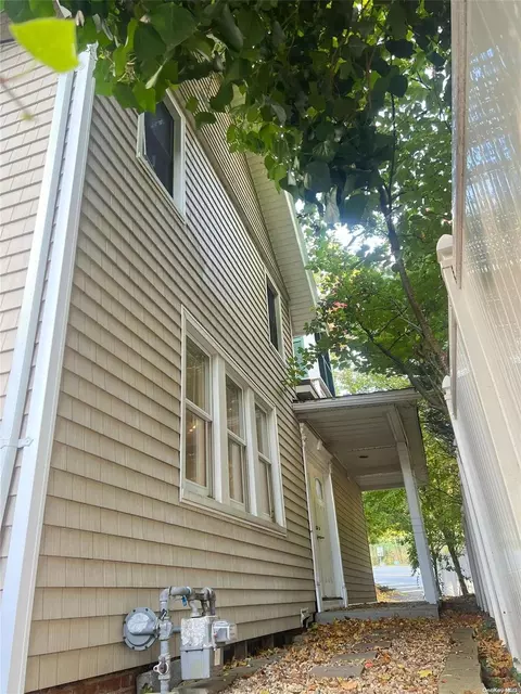 1682 Northern Blvd, Syosset, NY 11791
