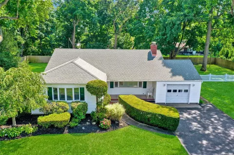 228 Jericho St, East Islip, NY 11730