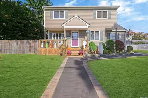 695 Arlington Rd, West Babylon, NY 11704