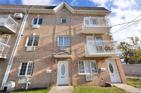 82-08 58th Ave, Middle Village, NY 11379