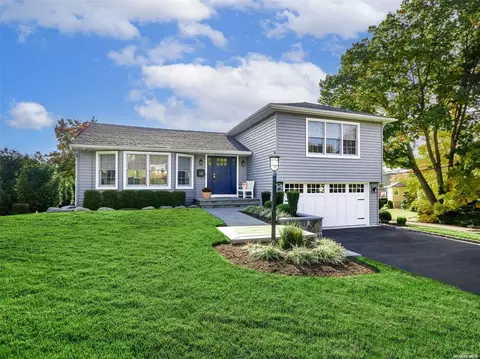 26 Derby Rd, North Hempstead, NY 11050
