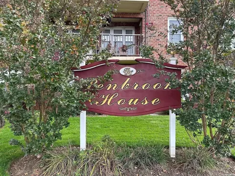 60 Hempstead Ave #3S, Lynbrook, NY 11563