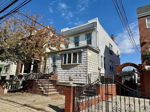 59-19 71st St, New York, NY 11378
