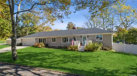 1 Exeter Ct, Northport, NY 11768