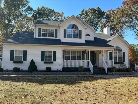 74 Gerard Rd, Yaphank, NY 11980