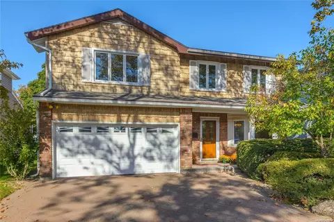 29 Marlin Ln, North Hempstead, NY 11050