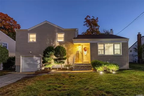 280 Lincoln Ave, Roosevelt, NY 11575