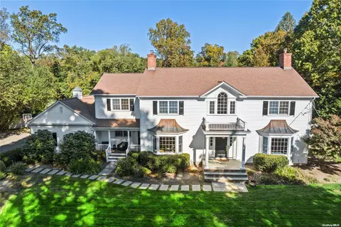 8 Watch Way, Huntington, NY 11743