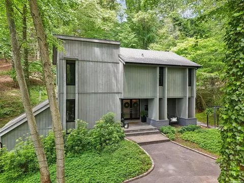 41 Quail Path, Saint James, NY 11780