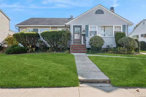 1704 Camp Ave, North Merrick, NY 11566