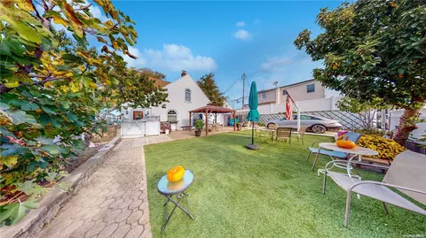 28 Knight Ct, Brooklyn, NY 11229