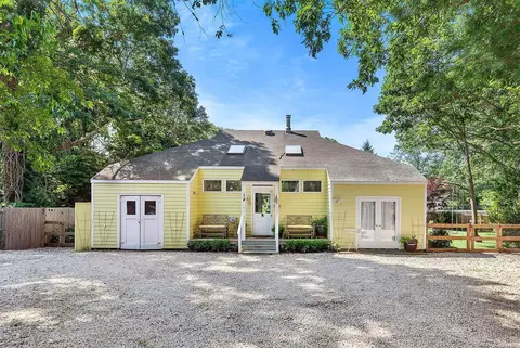 4 19th St, East Hampton, NY 11937