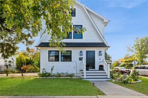 24 Fairview Ave, North Hempstead, NY 11050