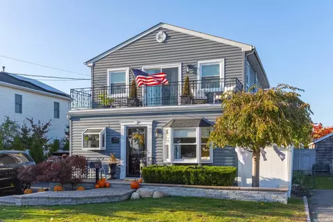 11 Green Ave, Babylon, NY 11702