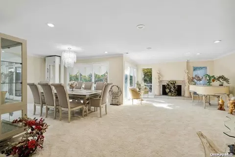 326 Doral Ct #326, Jericho, NY 11753